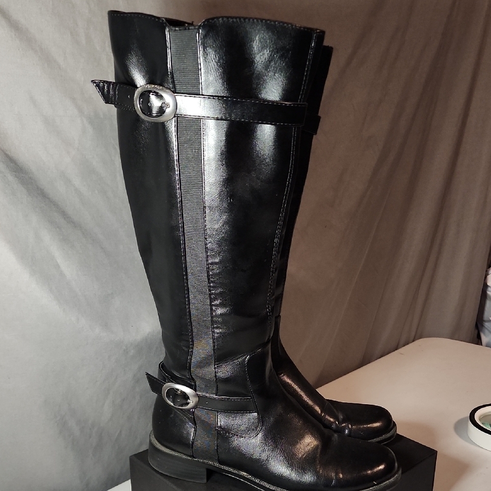 AEROSOLES Black Boots